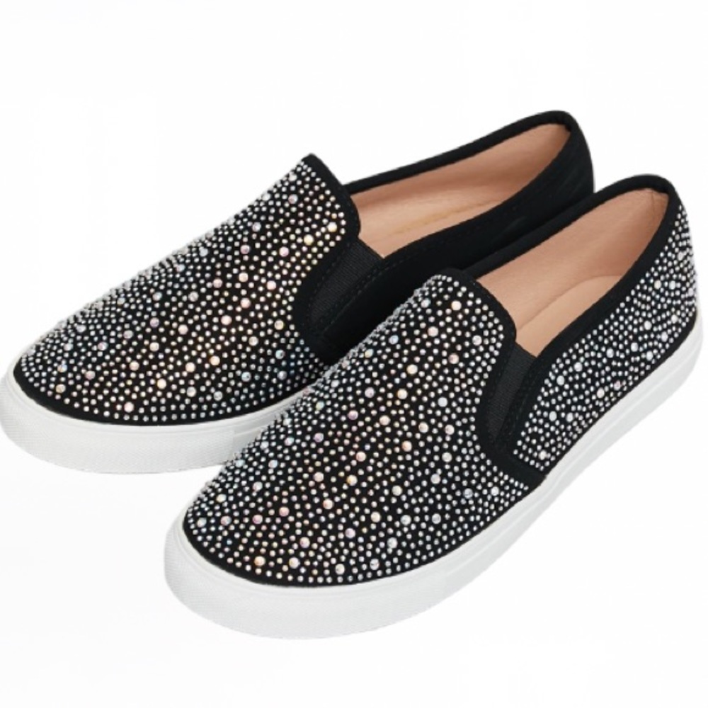 Forever Link Rhinestone Round Toe Black Slip-On Shoes
